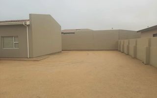 3 Bedroom House For Sale in Henties Bay Central