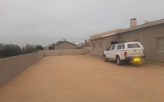 3 Bedroom House For Sale in Henties Bay Central