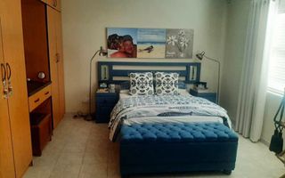 3 Bedroom House For Sale in Henties Bay Central