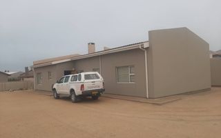 3 Bedroom House For Sale in Henties Bay Central