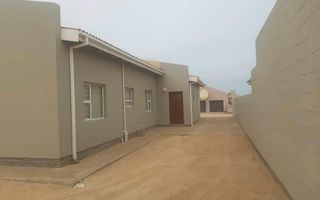 3 Bedroom House For Sale in Henties Bay Central