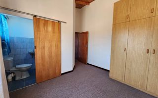 2 Bedroom House For Sale in Henties Bay Central