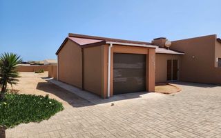 2 Bedroom House For Sale in Henties Bay Central