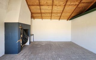 2 Bedroom House For Sale in Henties Bay Central