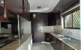 6 Bedroom House For Sale in Cimbebasia