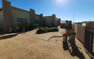 3 Bedroom House For Sale in Henties Bay Central
