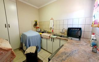 3 Bedroom House For Sale in Henties Bay Central