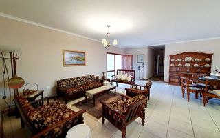 3 Bedroom House For Sale in Henties Bay Central