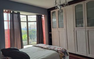 8 Bedroom House For Sale in Vogelstrand