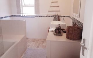 8 Bedroom House For Sale in Vogelstrand