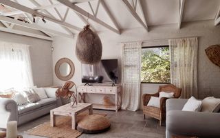 8 Bedroom House For Sale in Vogelstrand