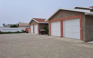 8 Bedroom House For Sale in Vogelstrand
