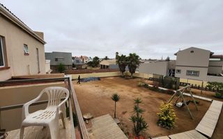 3 Bedroom House For Sale in Henties Bay Central, Henties Bay