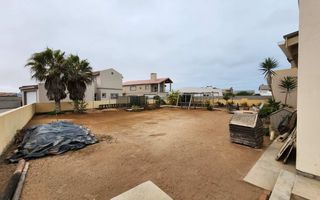3 Bedroom House For Sale in Henties Bay Central, Henties Bay