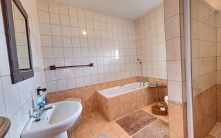 3 Bedroom House For Sale in Henties Bay Central, Henties Bay