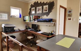 3 Bedroom House For Sale in Henties Bay Central, Henties Bay