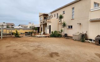 3 Bedroom House For Sale in Henties Bay Central, Henties Bay