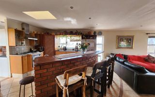 3 Bedroom House For Sale in Henties Bay Central, Henties Bay