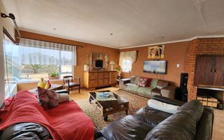 3 Bedroom House For Sale in Henties Bay Central, Henties Bay