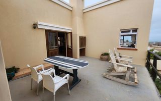 3 Bedroom House For Sale in Henties Bay Central, Henties Bay
