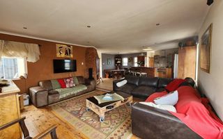 3 Bedroom House For Sale in Henties Bay Central, Henties Bay