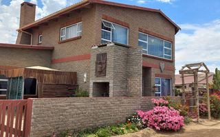 5 Bedroom House For Sale in Noord Duin