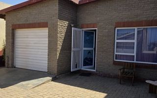 5 Bedroom House For Sale in Noord Duin
