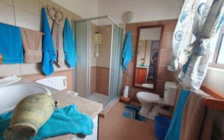 4 Bedroom House For Sale in Henties Bay Central