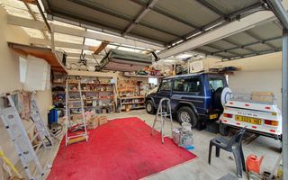 4 Bedroom House For Sale in Henties Bay Central