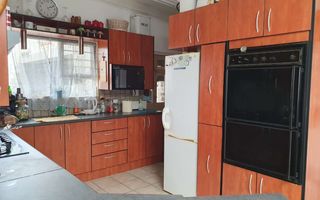 4 Bedroom House For Sale in Henties Bay Central