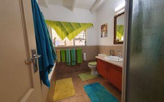 4 Bedroom House For Sale in Henties Bay Central