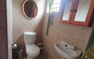 4 Bedroom House For Sale in Henties Bay Central