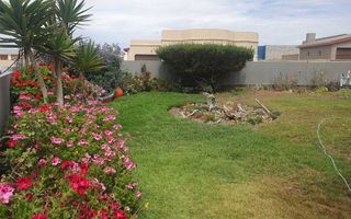 4 Bedroom House For Sale in Henties Bay Central