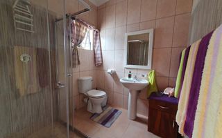 4 Bedroom House For Sale in Henties Bay Central