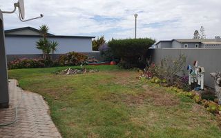 4 Bedroom House For Sale in Henties Bay Central