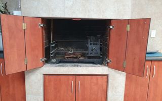 4 Bedroom House For Sale in Henties Bay Central