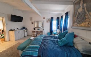 4 Bedroom House For Sale in Henties Bay Central