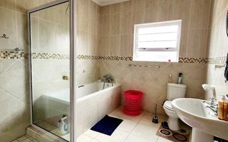 3 Bedroom House For Sale in Sunbay