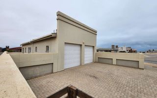 3 Bedroom House For Sale in Sunbay