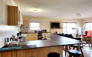 3 Bedroom House For Sale in Sunbay