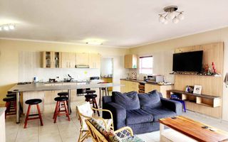 3 Bedroom House For Sale in Sunbay
