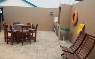 4 Bedroom House For Sale in Henties Bay Central, Henties Bay