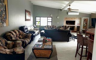 4 Bedroom House For Sale in Henties Bay Central, Henties Bay