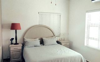 4 Bedroom House For Sale in Henties Bay Central, Henties Bay