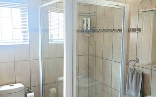 4 Bedroom House For Sale in Henties Bay Central, Henties Bay
