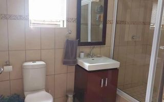 4 Bedroom House For Sale in Henties Bay Central, Henties Bay