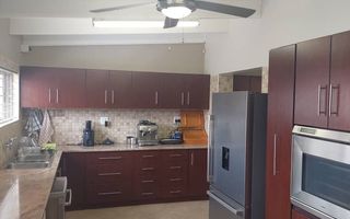 4 Bedroom House For Sale in Henties Bay Central, Henties Bay