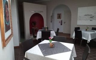 6 Bedroom House For Sale in Otjiwarongo