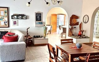 6 Bedroom House For Sale in Otjiwarongo