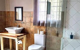 6 Bedroom House For Sale in Otjiwarongo
